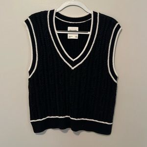 Abercrombie Cable Knit Sweater Vest - Medium
